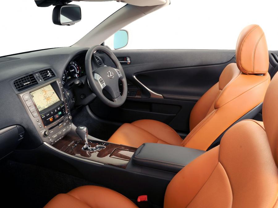  Lexus IS250C Limited Edition 2011 года  (фото 3 из 12)